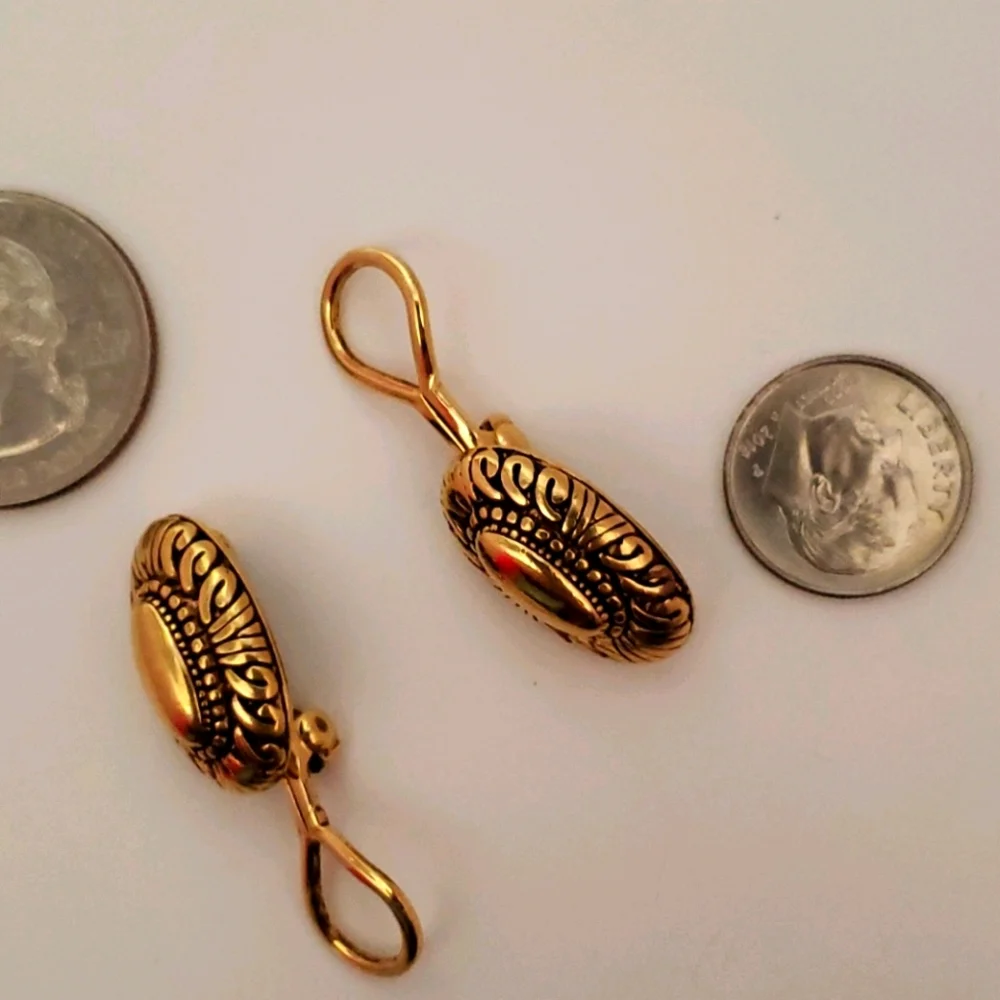 Elegant Premier Golden & Black Textured Oval Earrings With Converter Back